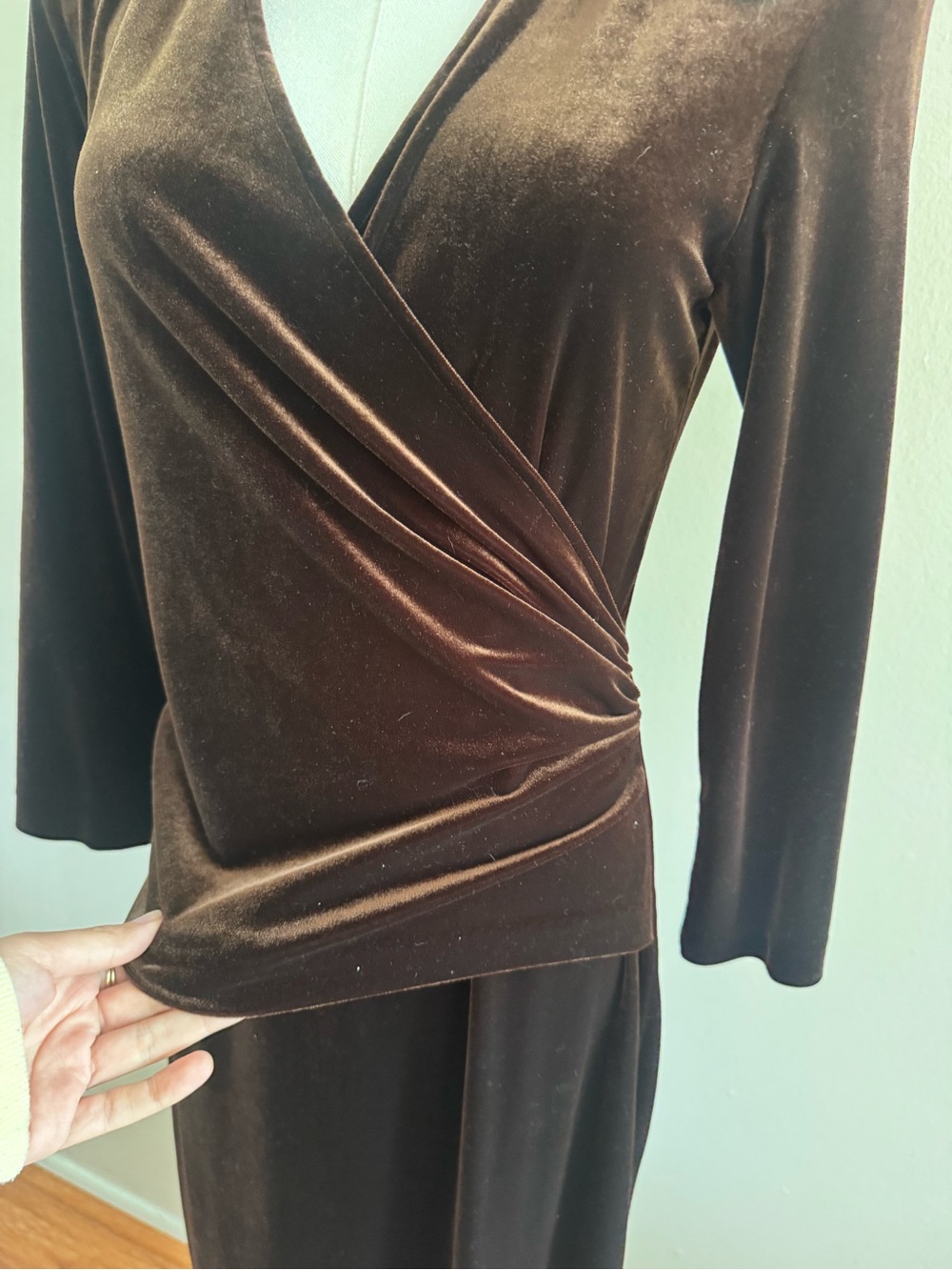 Vintage Patra Brown Velvet Long Sleeve Dress with Fur Collar - Picture 7 of 9